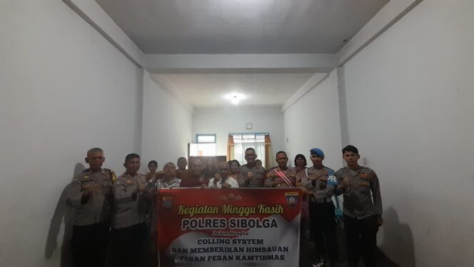 
					Sambangi GPT Sion Sibolga, Polres Sibolga Laksanakan Minggu Kasih, Dan Berikan Pesan Kamtibmas