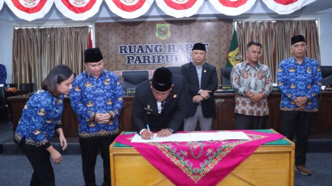 
					Penandatanganan Nota Kesepakatan KUA PPAS APBD 