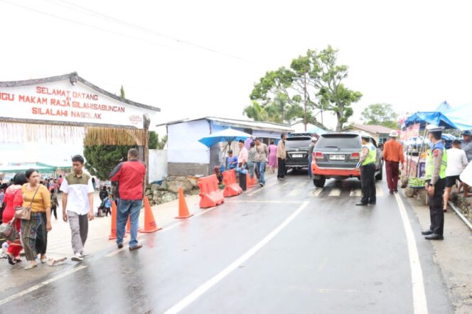 
					Polres Dairi Kerahkan 58 Personil Saat Pesta Tugu Silahisabungan