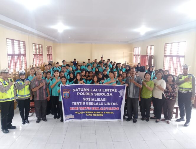 
					Sat Lantas Polres Sibolga Gelar Program *Police Goes To School* Di SMPN 4 Sibolga dalam Rangka Ops Zebra Toba 2025