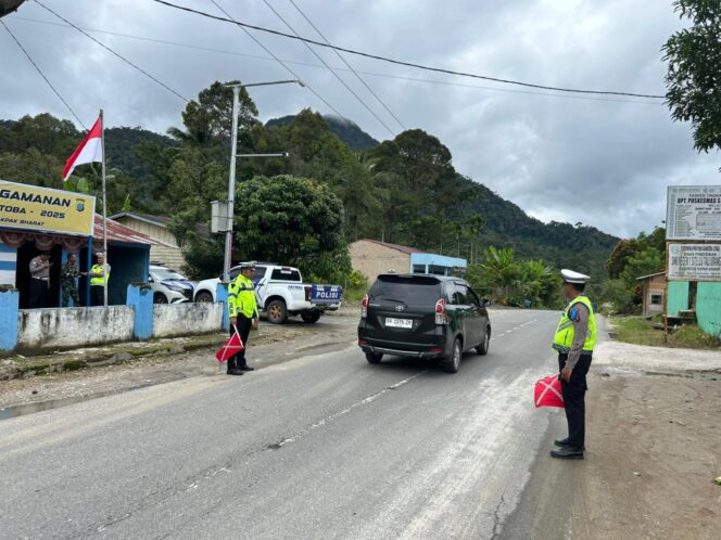 
					Hari Kedua Ops Zebra Toba 2025 Kasat Lantas Polres Pakpak Bharat Cek Lokasi Daerah Rawan Longsor Dan Laka Lantas