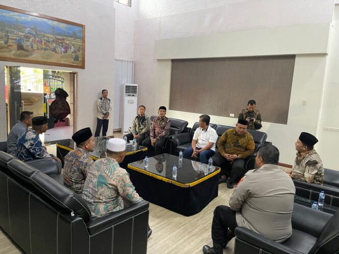 
					Kementerian Agama Provinsi Sumatera Utara Bersilaturahmi dengan Polres Sibolga, Apresiasi Pengungkapan Kasus Penganiayaan di Masjid Agung