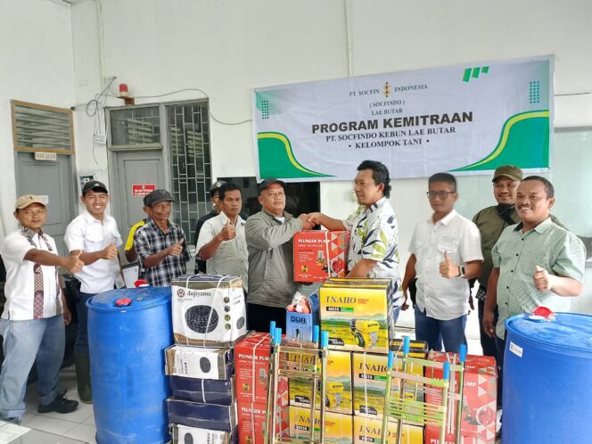 
					Lagi, PT Socfindo Kebun Lae Butar Aceh Singkil Beri Bantuan Alat Semprot Pertanian Bagi Koptan Mitra Perusahaan