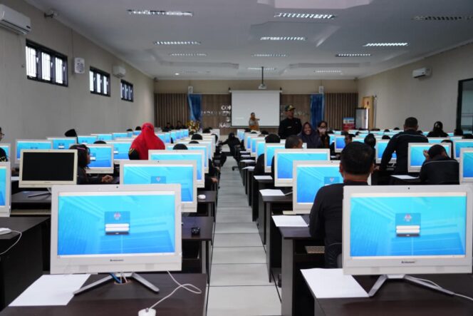 
					Bernhard Tumanggor Buka Pelaksanaan Ujian Profiling ASN