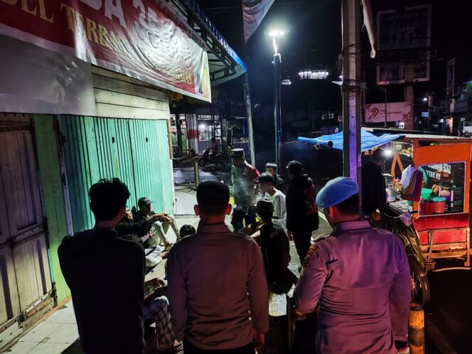 
					Cegah Aksi Tawuran Remaja, Polres Sibolga Laksanakan Patroli Dialogis Dinihari