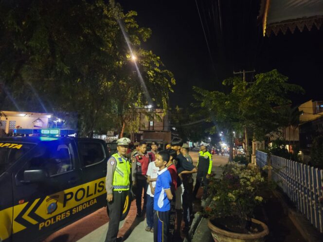 
					Sambangi Warga Ditempat Keramaian, Polres Sibolga Himbau Warga Lapor Aksi Kejahatan