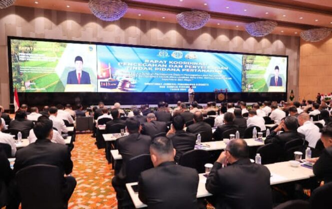 
					Buka Rakor Pencegahan dan Penyelesaian Tindak Pidana Pertanahan, Menteri Nusron Ajak APH Pererat Kolaborasi Berantas Mafia Tanah