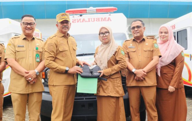 
					Empat Puskesmas di Madina Terima Mobil Ambulans