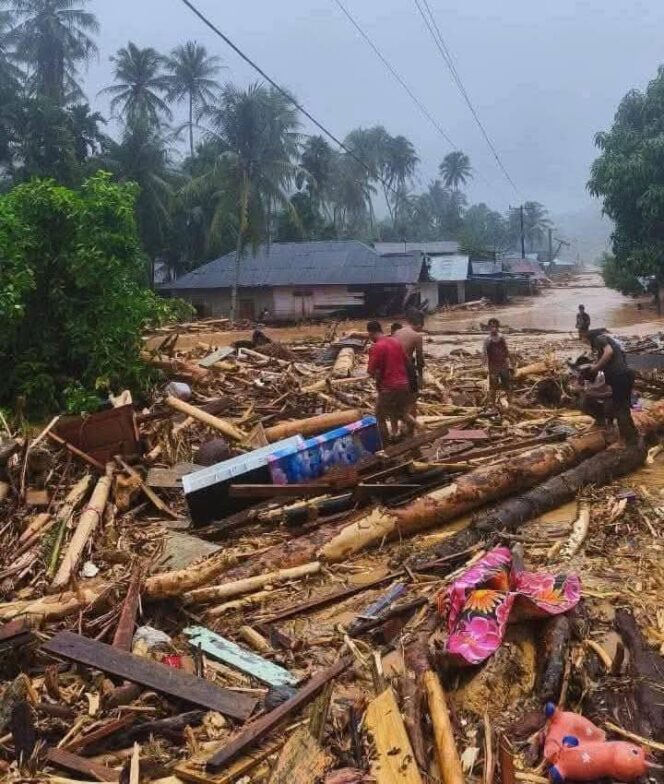 
					Operasi Kemanusiaan Digencarkan di Tapanuli Selatan, Korban Tewas Capai 15 Orang