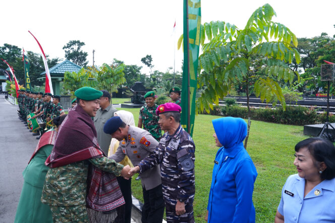 
					Penyambutan Pangdam I/BB dan Ketua Persit KCK Daerah I/BB di Makodam I/BB