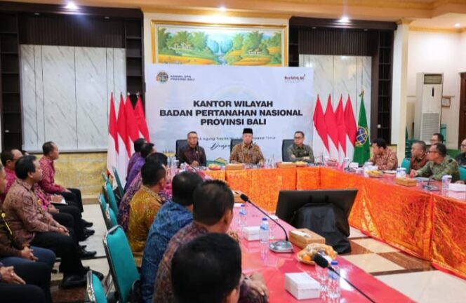 
					Pesan Menteri Nusron kepada Jajaran di Bali: Transformasi Layanan Pertanahan Harus Sejalan dengan Perubahan Perilaku Masyarakat