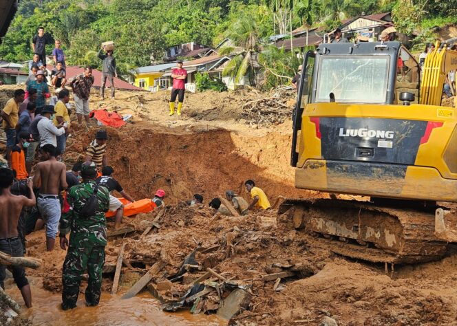
					Update Terkini Pasca Bencana Alam Di Kota Sibolga, Polres Sibolga Mobile Dilokasi Titik Longsor
