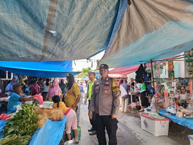 
					Bhabinkamtibmas Polsek Salapian Laksanakan DDS dan Patroli, Warga Diimbau Manfaatkan Call Center 110