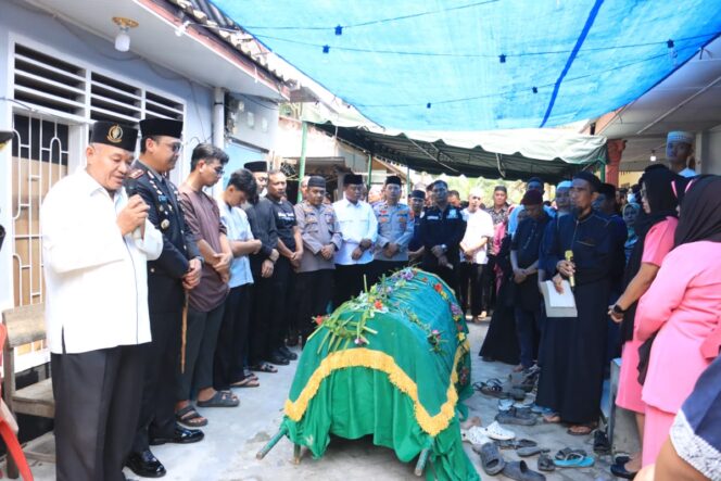
					Polres Langkat Gelar Upacara Tradisi Kepolisian untuk Almarhum AIPTU Suriadi