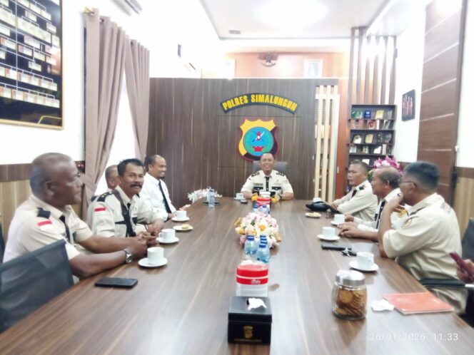 
					Kapolres Simalungun Terima Audiensi Pengurus SANOPATI 08 Simalungun