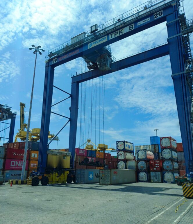 
					Supir Truk Continer Keluhkan Kinerja Operasional BNCT di Pelabuhan Belawan, Bongkar Muat Dinilai Lambat