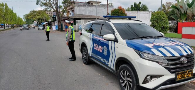 
					Satlantas Polres Langkat Patroli Jalinsum, Pastikan Arus Lalu Lintas Aman dan Lancar