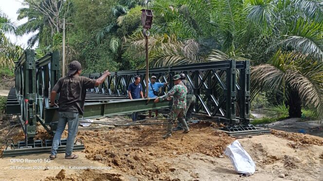 
					Kodim 0207/Simalungun Bersama Yonzipur 1/DD Tuntaskan Pembangunan Jembatan Modular di Huta Sagala Toruan
