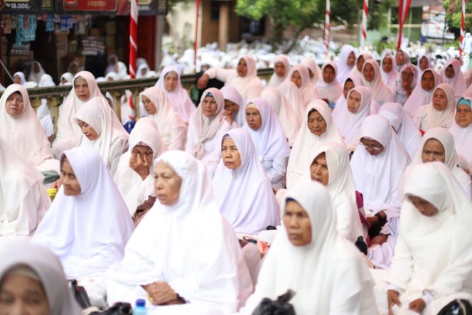 
					Ribuan Masyarakat Hadiri Halal bihal Pemkab Madina di Gunung Baringin