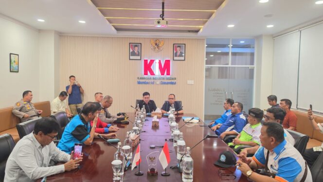 
					PENGELOLAAN GATE PASS OLEH PT KAWASAN INDUSTRI MEDAN, DI KAWASAN INDUSTRI MEDAN BLOK 1 DAN BLOK 2