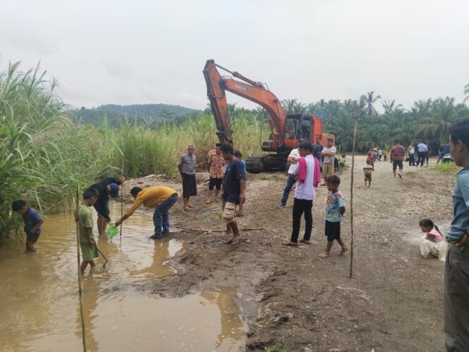 
					Kodim 0212/TS Bersama Masyarakat Mulai Bangun Jembatan Gantung di Ulu Sosa