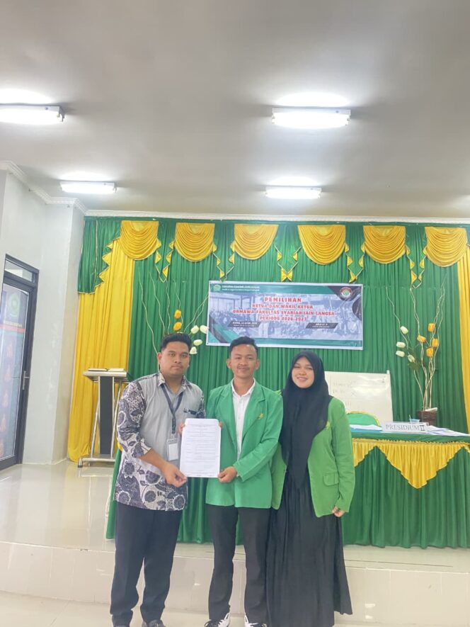 
					Selamat dan Sukses atas Terpilihnya M.Taufik Hidayat sebagai Ketua Dema Fakultas Syariah Periode 2026–2027