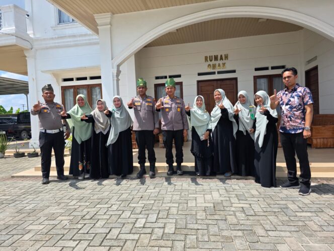 
					Polsek Tambang Gelar Sosialisasi Green Policing dan Penanaman Pohon di Ponpes Az Zahra