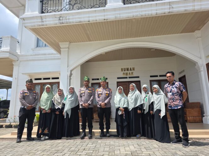 
					Polsek Tambang Gelar Sosialisasi Green Policing dan Penanaman Pohon di Ponpes Az Zahra