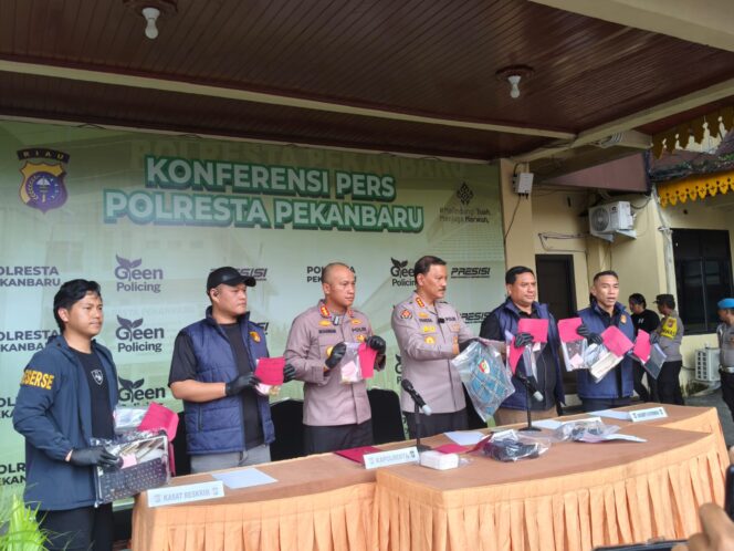 
					Polisi Ungkap Jejak Pelarian 4 Pembunuh Lansia Pekanbaru hingga Ditangkap