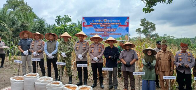 
					Kapolsek Kampar AKP Asdisyah Mursyid SH Antar Langsung Hasil Panen Petani ke Bulog, Wujud Nyata Dukungan Ketahanan Pangan Nasional