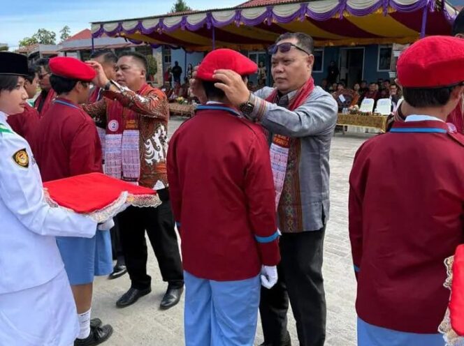 
					Bupati Humbahas Hadiri Pengukuhan Siswa Baru SMA Negeri 2 Lintongnihuta, Tekankan Karakter dan Prestasi Generasi Muda