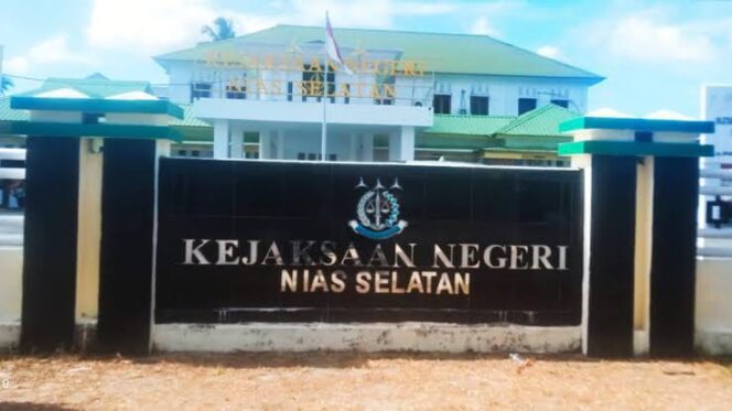 
					Penahanan Tersangka Tipikor Teluk Dalam Dipersoalkan, Keluarga Nilai Ketentuan KUHAP dan HAM Diabaikan