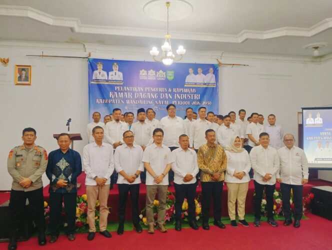 
					Bupati Madina dan Wabup Hadiri Pelantikan Pengurus Kadin Periode 2026-2030