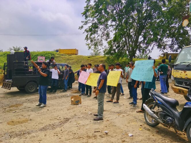 
					GPM PALAS Gelar Aksi Jilid II di Depan PKS PT KAS Ujung Batu, Desak Hentikan Operasional Akibat Dugaan Pencemaran Sungai Aek Tinga
