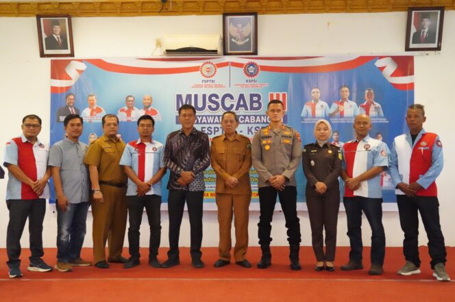 
					Wakil Bupati Paluta Resmi Buka Muscab III FSPTSI-KSPSI, Tekankan Pentingnya Kesejahteraan Buruh