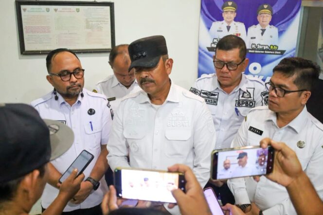 
					Bunda Paud Madina Serahkan Bantuan untuk Siswa SLB